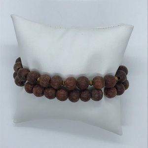 Set of wood stretchy bracelets